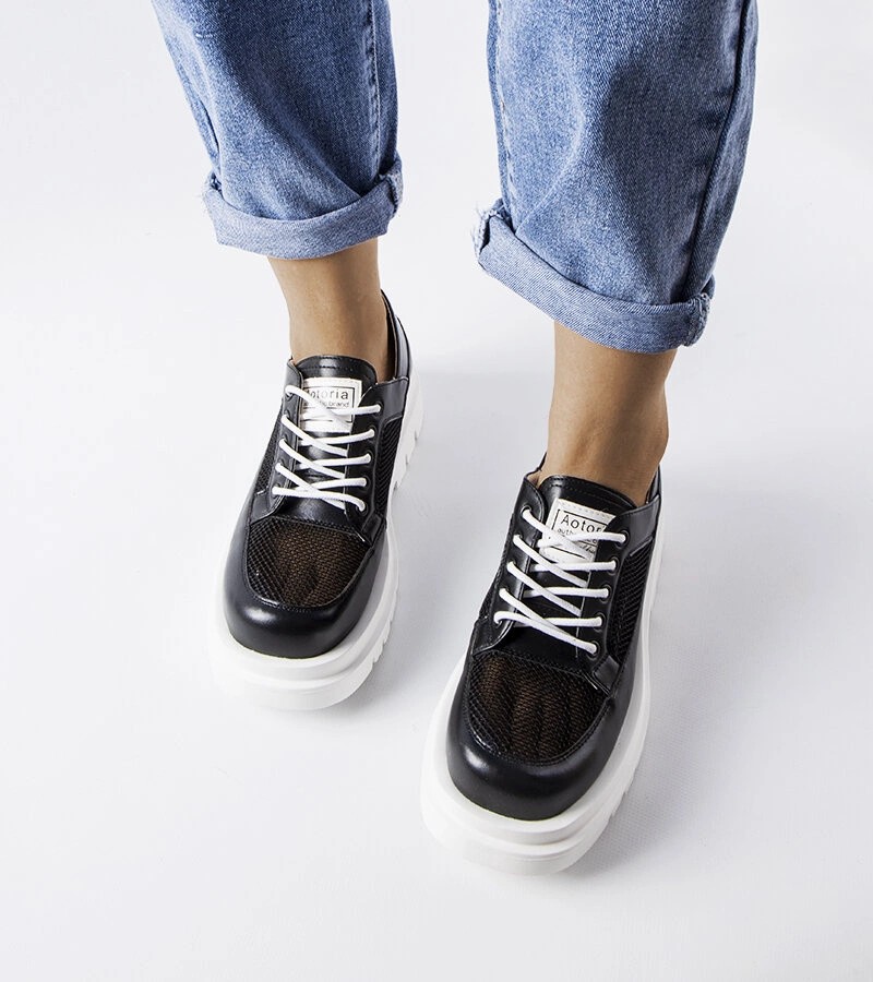 Moteriški odiniai bateliai juodi su raišteliais – Mokasinai, bateliai