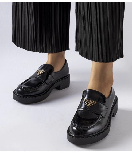Moteriški ekozomšiniai bateliai juodi su kulnu