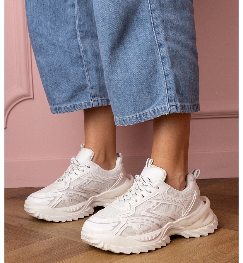 Moteriški odiniai kedai balti ant platformos – Kedai