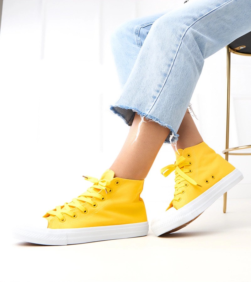 Moteriški medžiaginiai kedai geltoni su raišteliais – Kedai