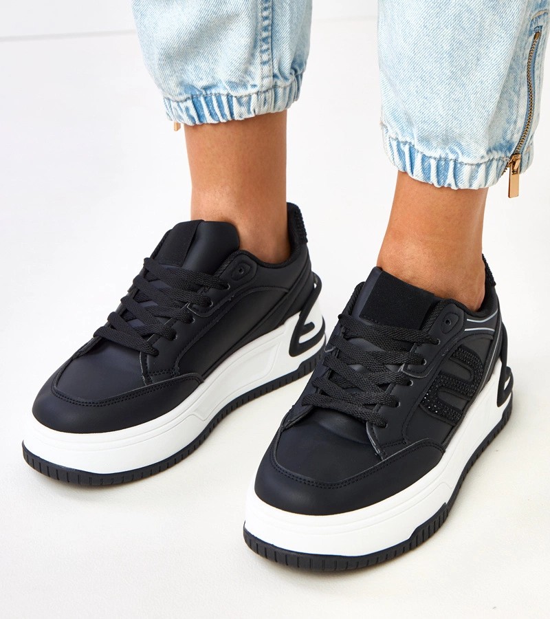 Moteriški odiniai kedai juodi ant platformos – Kedai